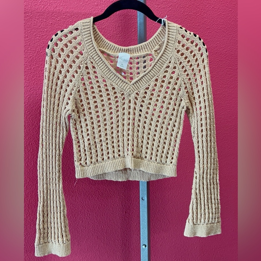 Open-Knit V-Neck Cropped Sweater - Beige